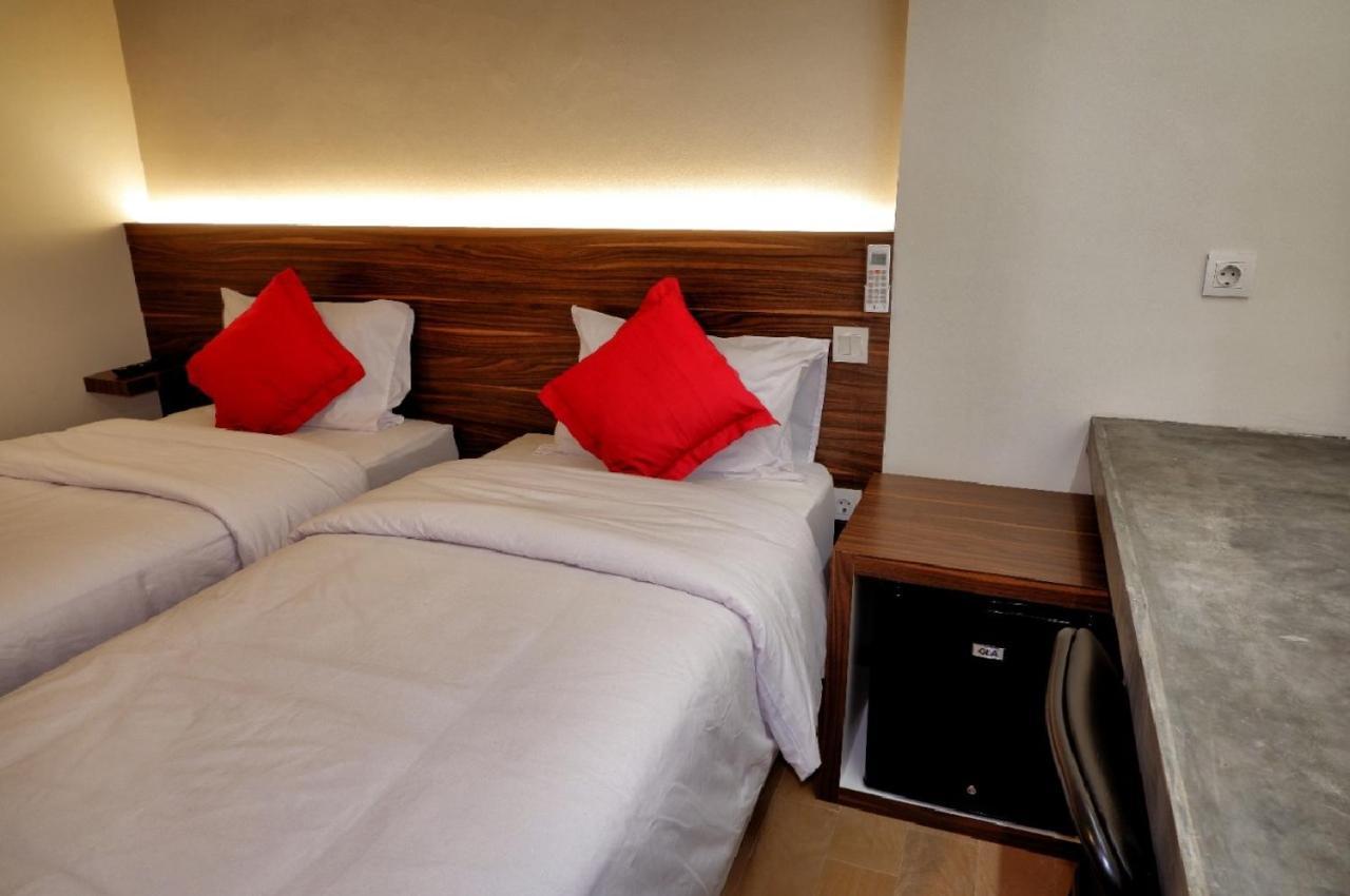 Guest House 555 Nki South Tangerang Exterior photo