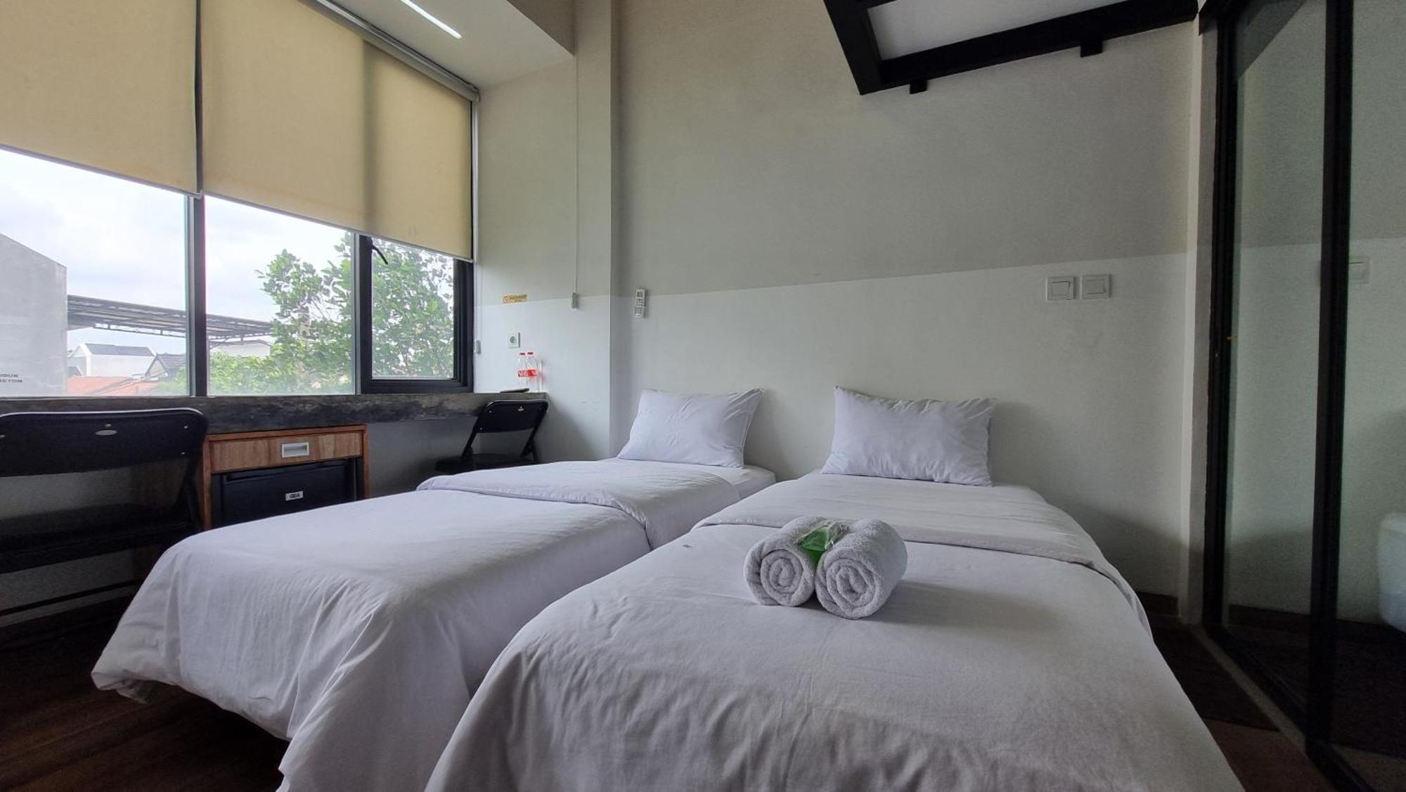 Guest House 555 Nki South Tangerang Exterior photo